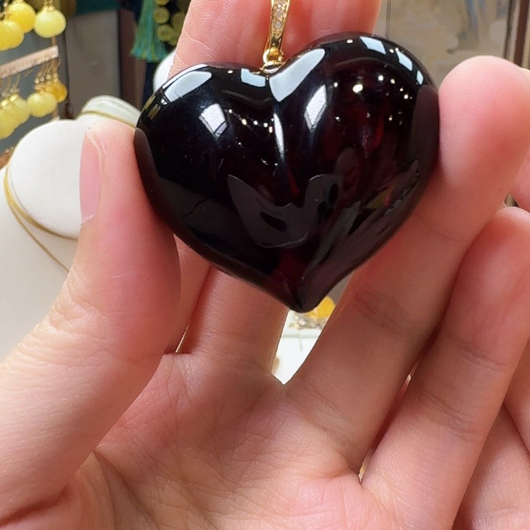 琥珀未镶嵌颈饰吊坠