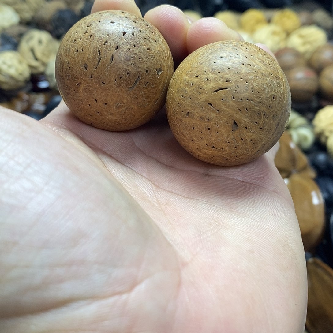 吊坠橄榄核三瓣脑纹金刚光珠