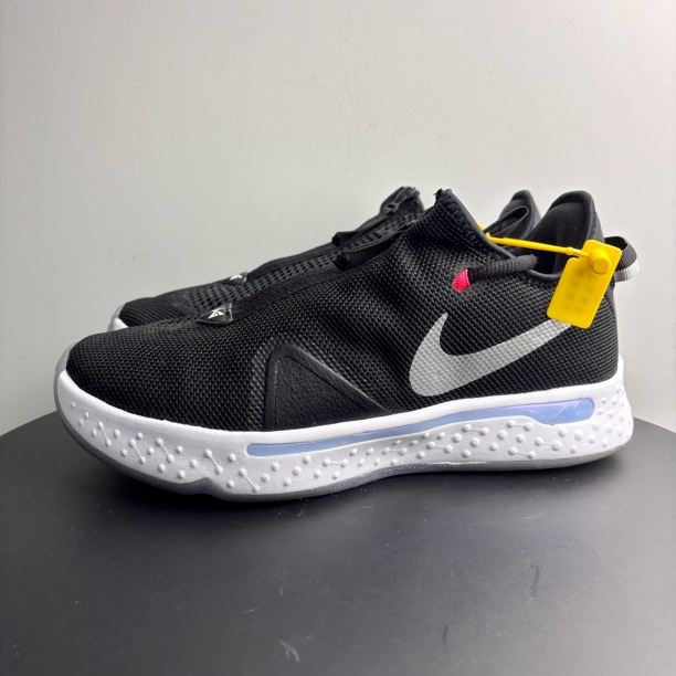 全新未使用 NIKE/耐克 42.5码 pg4 黑白 正品 中古球鞋（轻微氧化