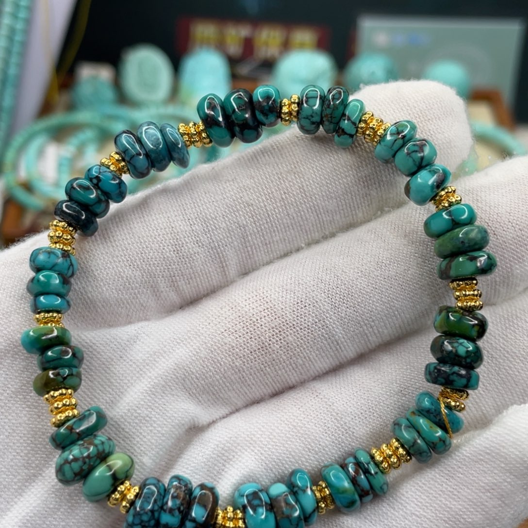 绿松石未镶嵌颈饰