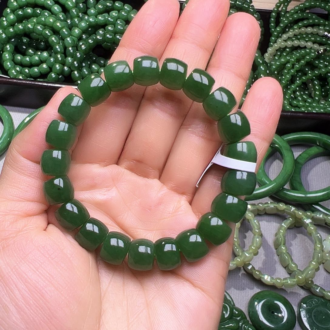 和田玉（糖玉）颈饰未镶嵌