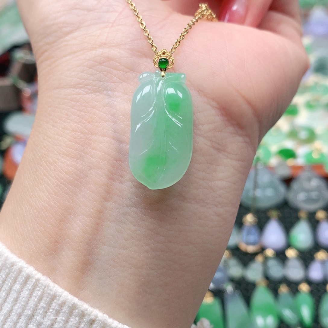 吊坠(不含链)18K金镶嵌翡翠