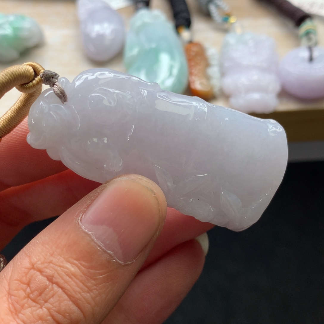 翡翠未镶嵌颈饰吊坠