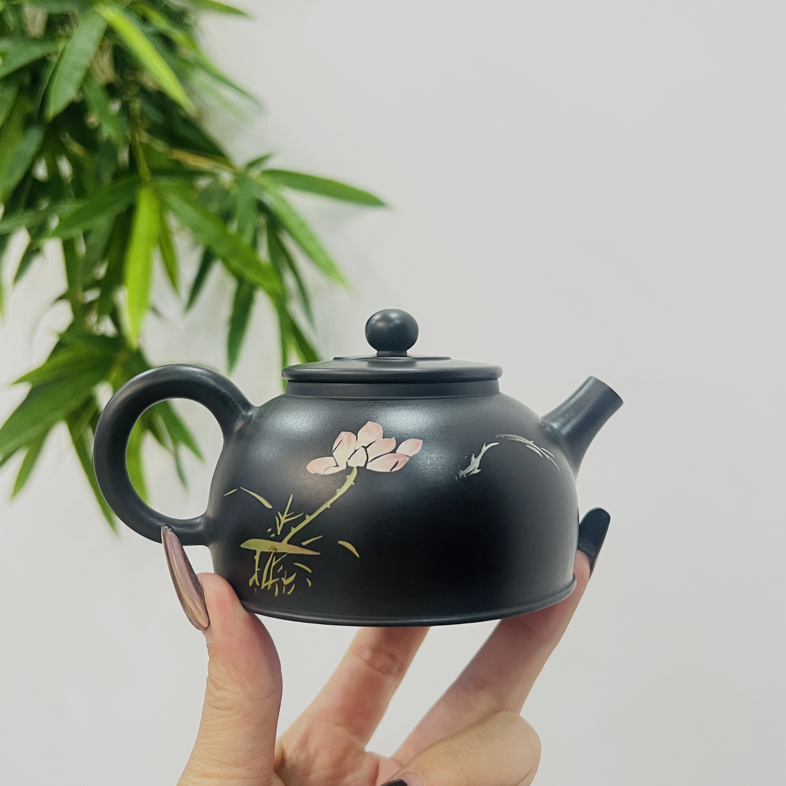 建水紫陶阴刻阳填精品德钟壶，容量：210cc