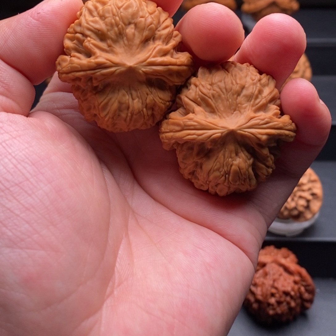 文玩核桃把件用****1核为贵