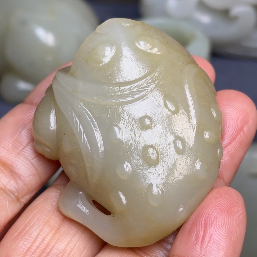 和田玉（糖玉）挂件未镶嵌龍**下