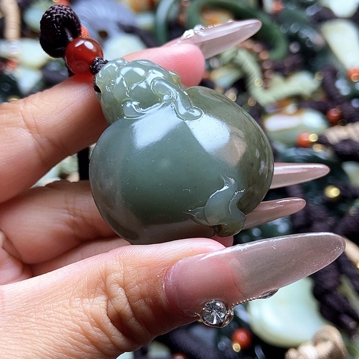 和田玉颈饰未镶嵌