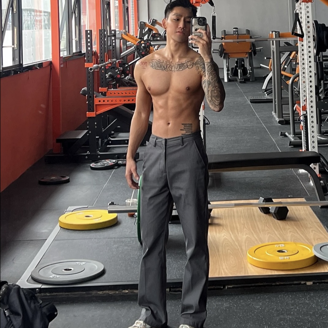 KINSALTOO"顶男西裤"cleanfit微喇直筒高级抗皱垂感弹力休闲西裤