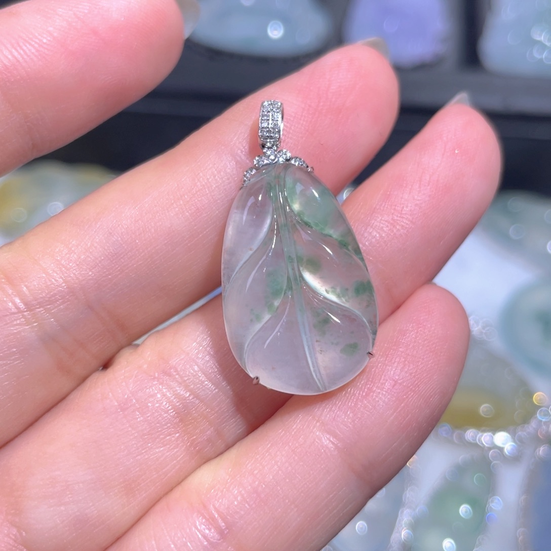 颈饰18K金镶嵌翡翠翡翠