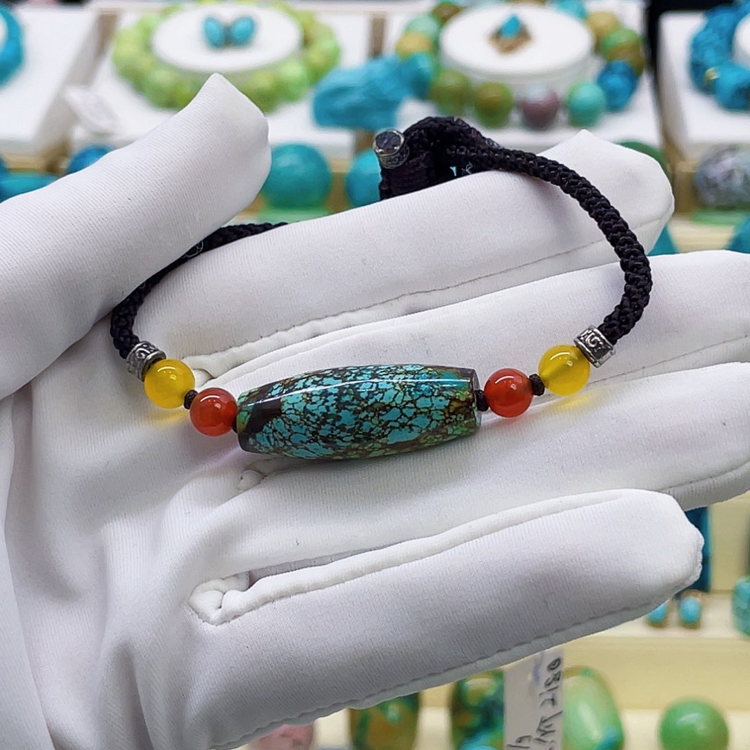 绿松石未镶嵌颈饰