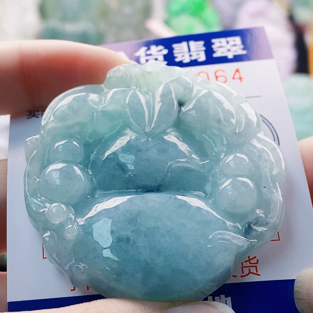 吊坠(不含链)未镶嵌翡翠