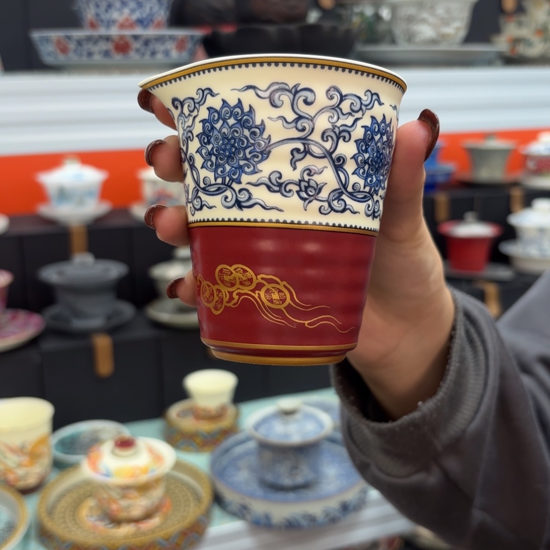 盖碗上写了名字是