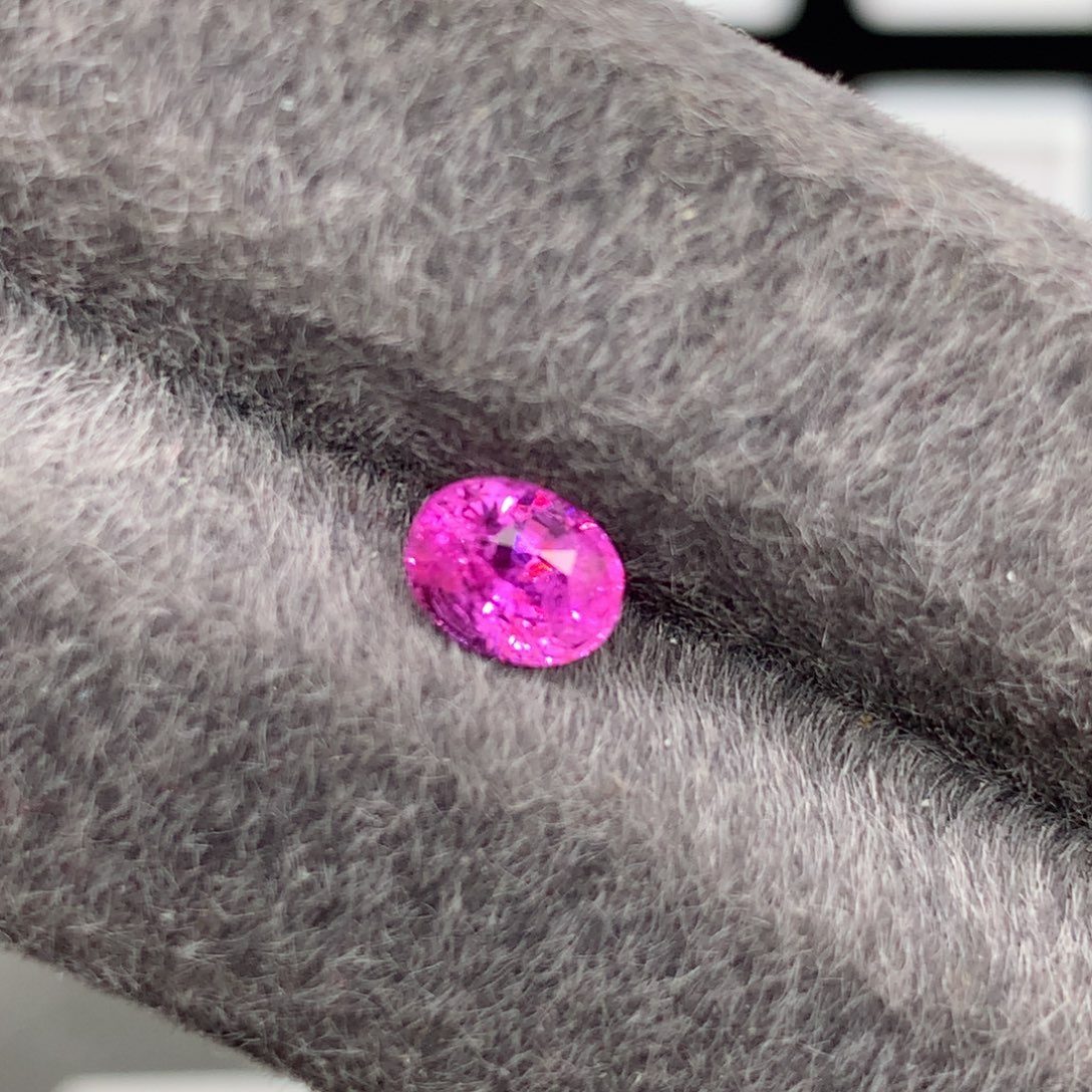 蓝宝石裸石1.07克拉无烧带证书