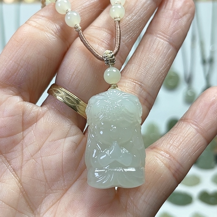 和田玉颈饰未镶嵌