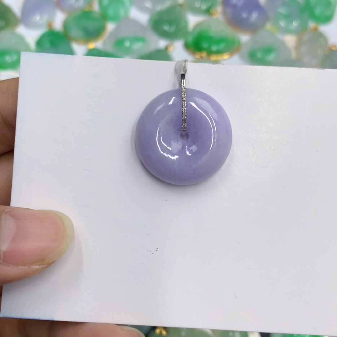 小***子颈饰18K金镶嵌翡翠翡翠