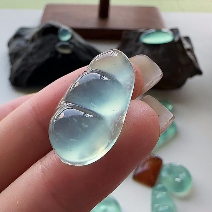 岫玉未镶嵌颈饰岫玉