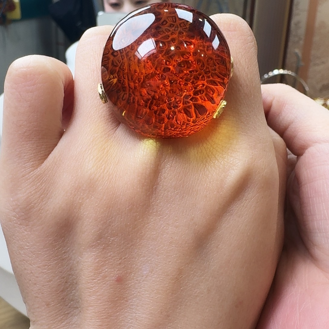 琥珀未镶嵌颈饰戒指