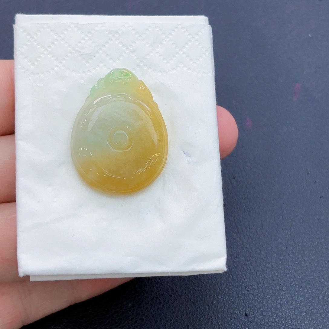 翡翠未镶嵌颈饰精品•福贝吊坠