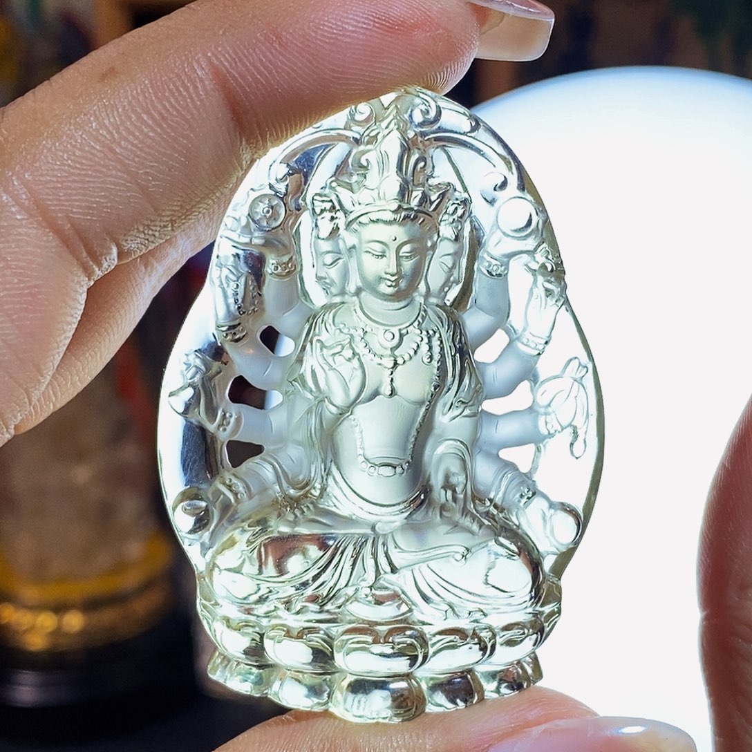 茉****颈饰水晶未镶嵌吊坠