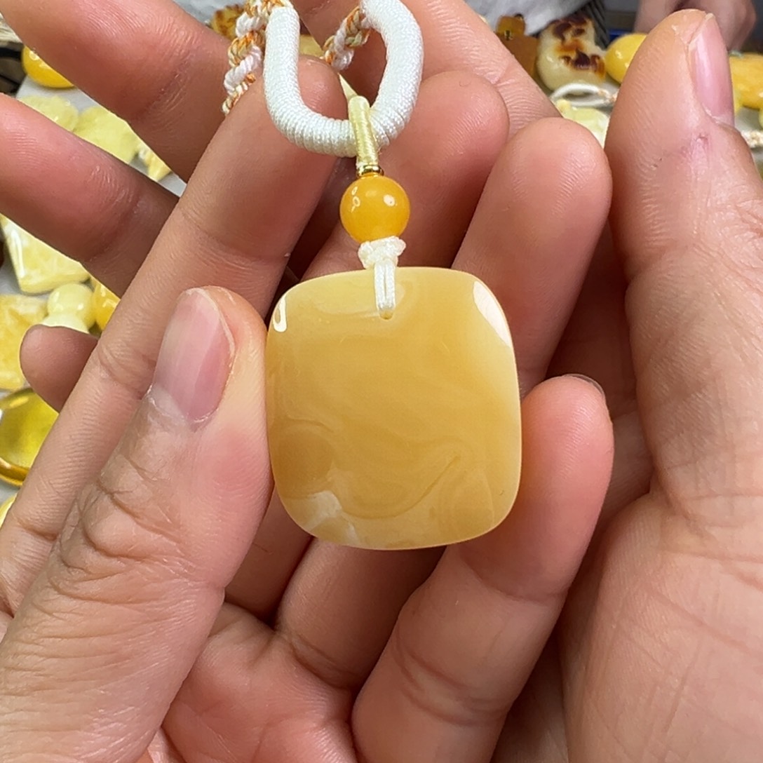 蜜蜡裸石未镶嵌蜜蜡