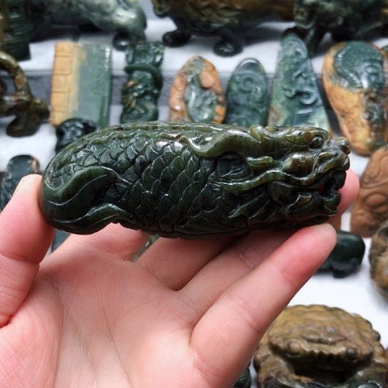 岫岩河磨玉（透闪石质玉）把件未镶嵌