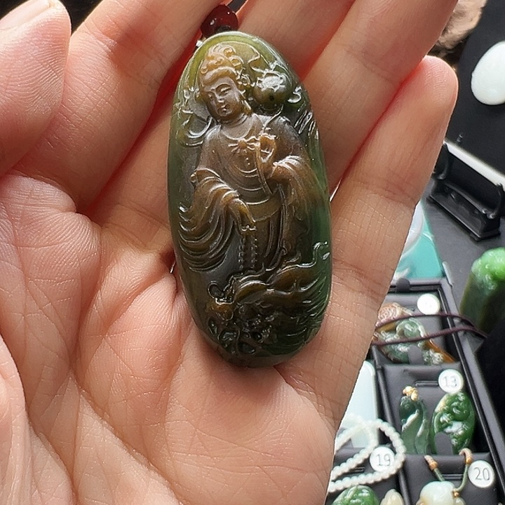 和田玉未镶嵌颈饰香***剧