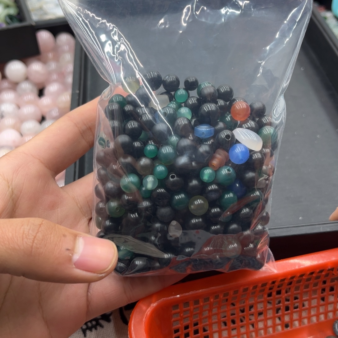 嫣***界玛瑙/玉髓合金颈饰