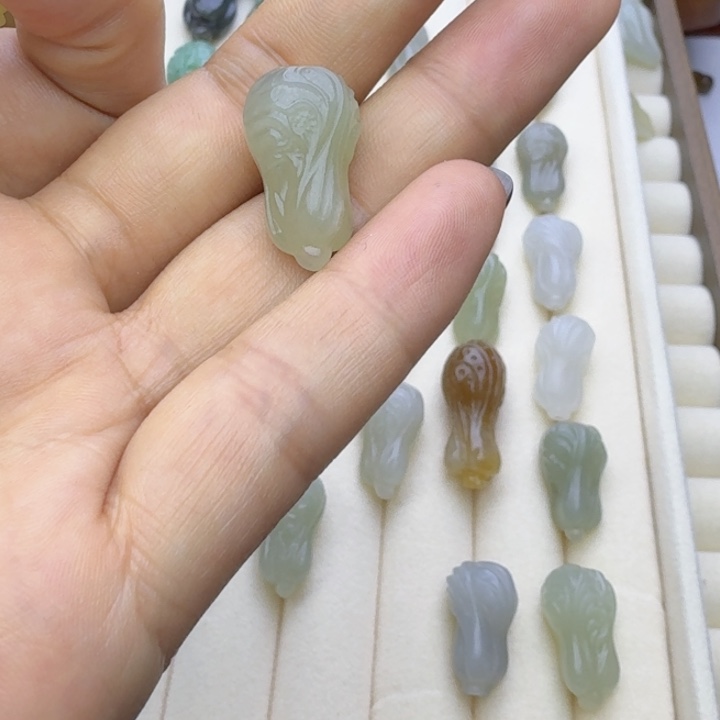 果***～和田玉（糖玉）未镶嵌车挂