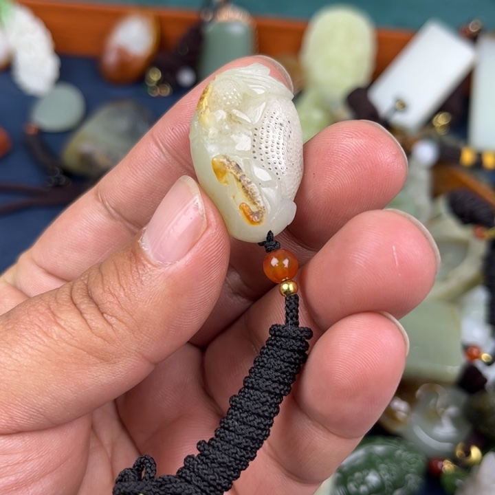 和田玉颈饰未镶嵌