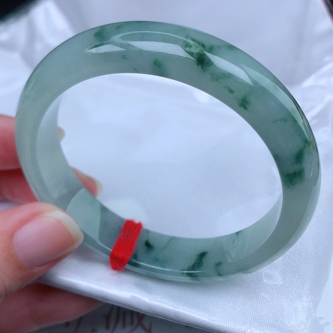 翡翠手镯未镶嵌天然