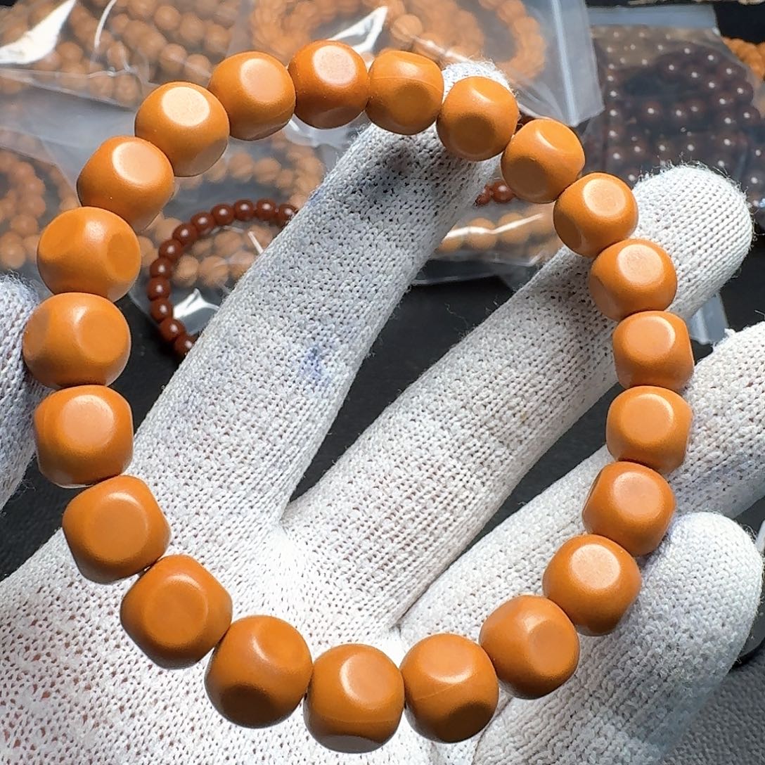 猴头核桃吊坠六方反油款瑕疵