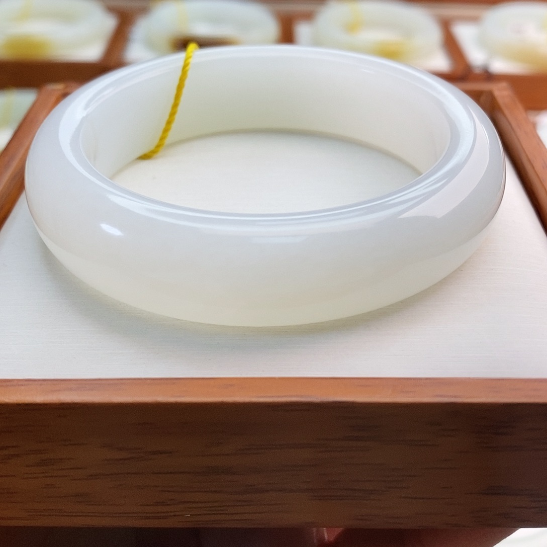 和田玉（白玉）手镯未镶嵌