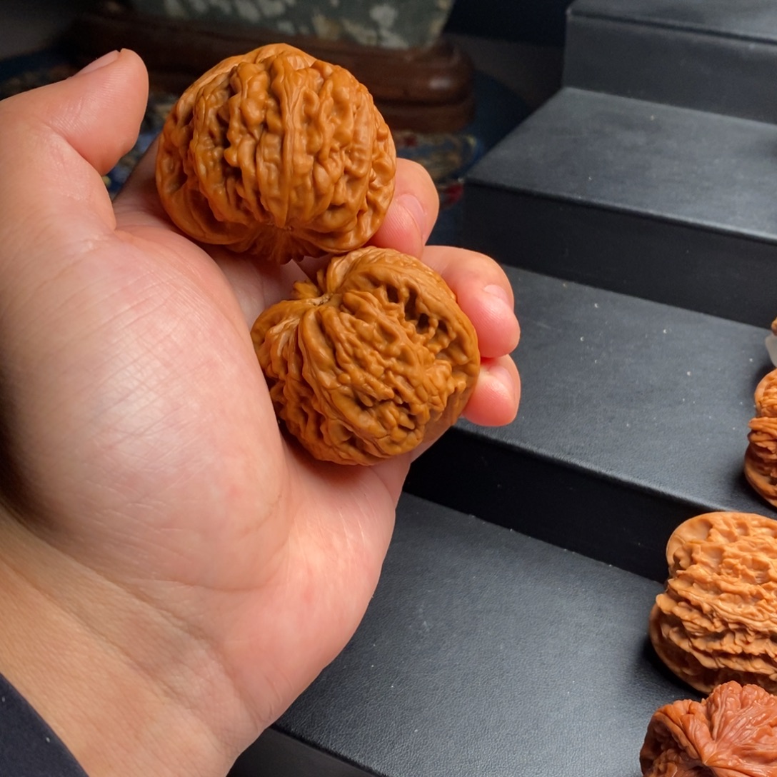 妈***哄文玩核桃吊坠核为贵