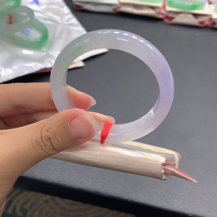 翡翠手镯未镶嵌翡翠