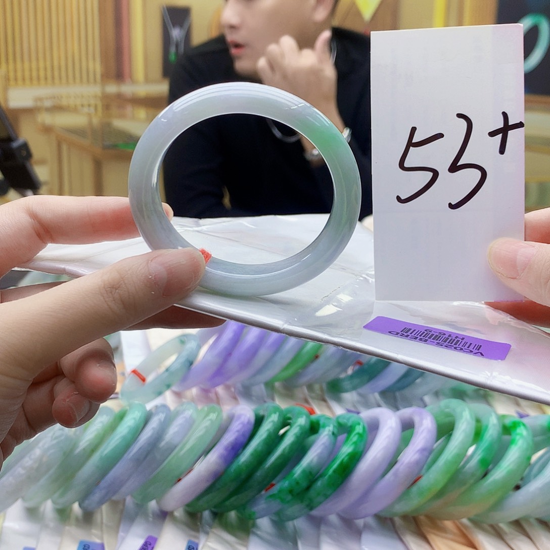 翡翠未镶嵌手镯bb