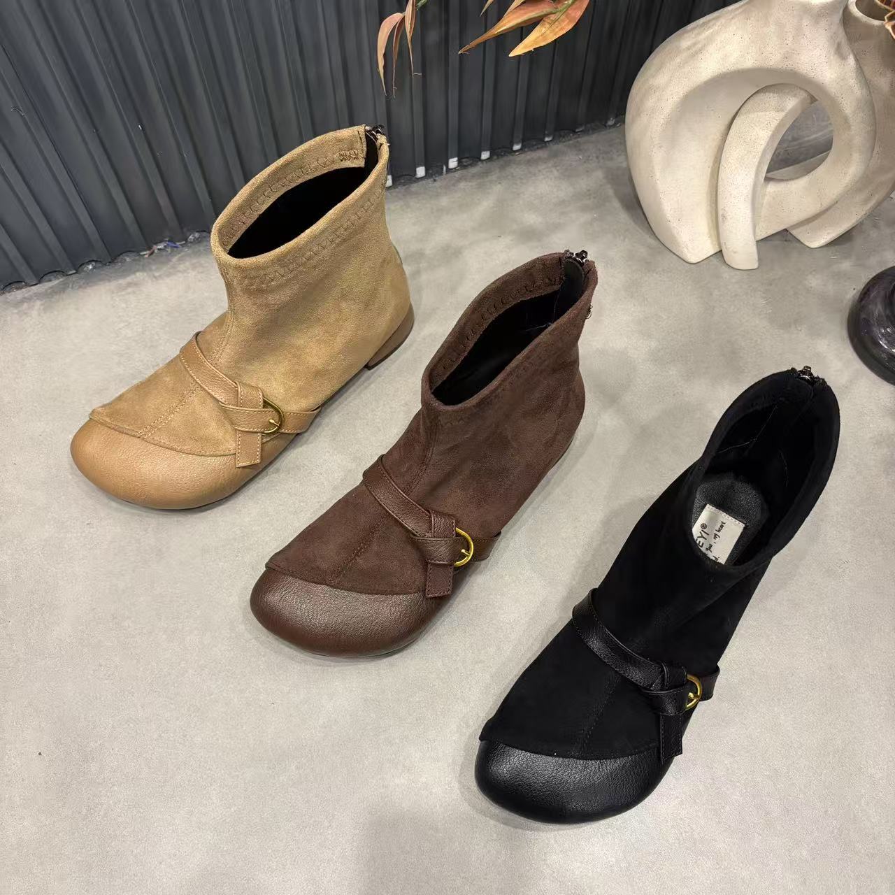 2025年秋冬新款休闲时尚气质百搭日常舒适网红女士爆款芒果头短靴