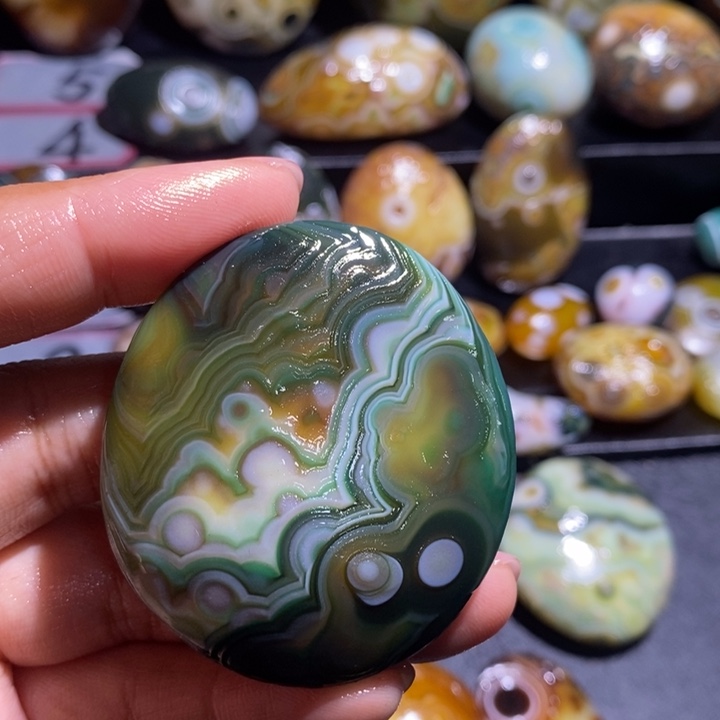 玛瑙/玉髓未镶嵌珠宝奇石133