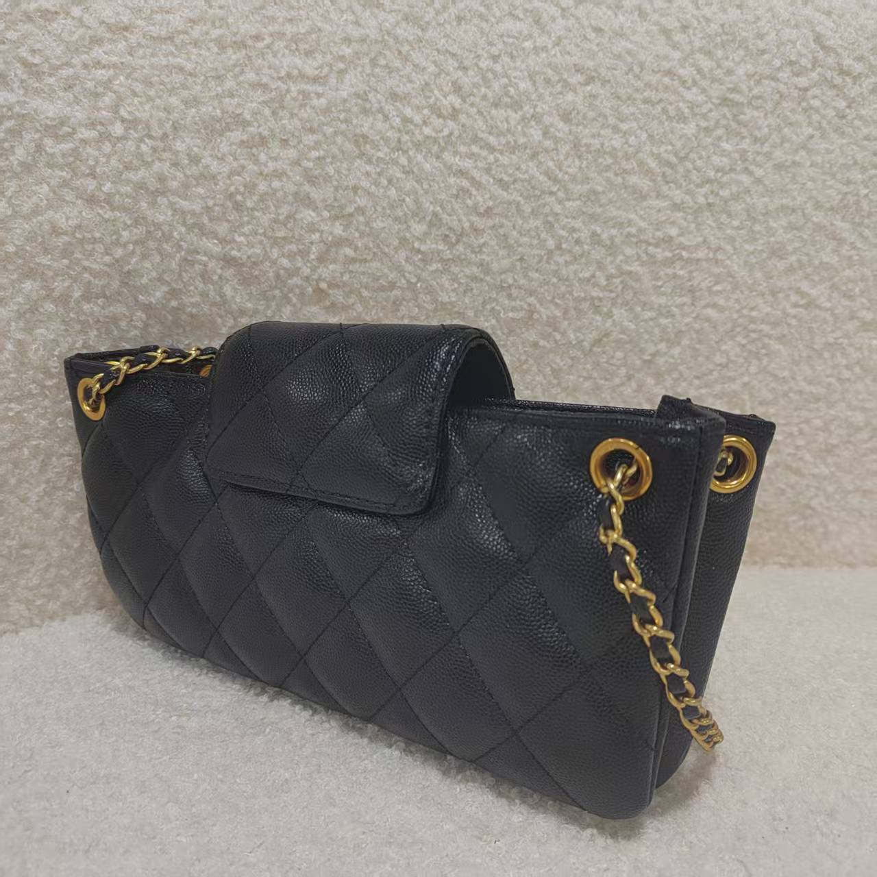 Laugh Queen手工打造女士包手拎斜跨黑色酱眼翻盖黑金23cm