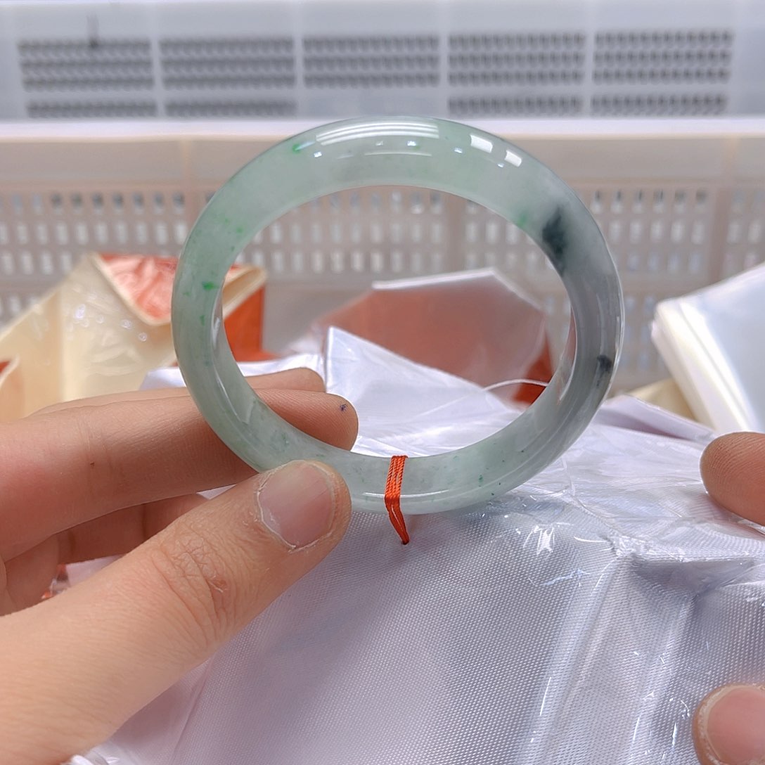 翡翠颈饰未镶嵌58圈口