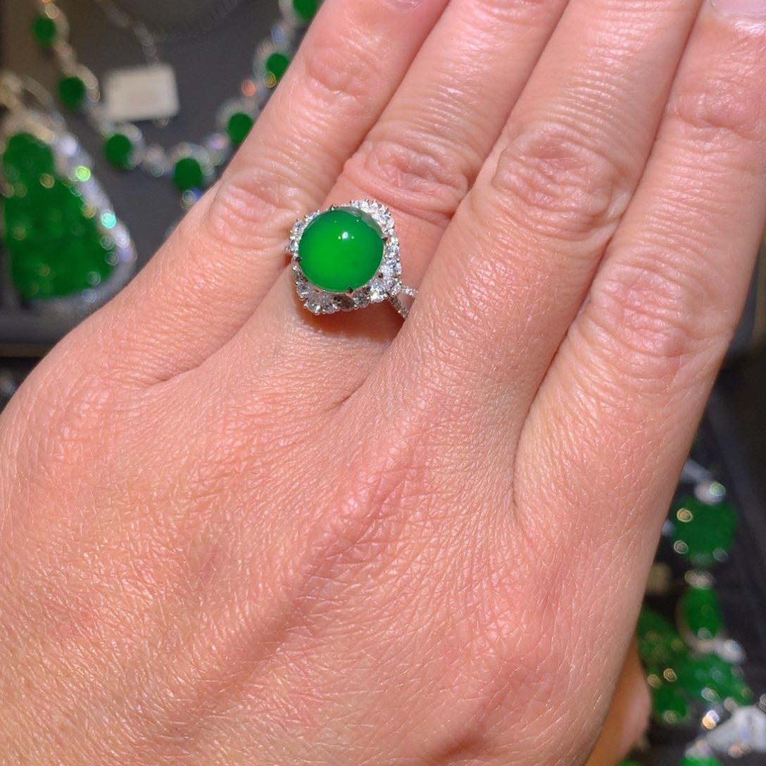 翡翠戒指18K金镶嵌天然翡翠