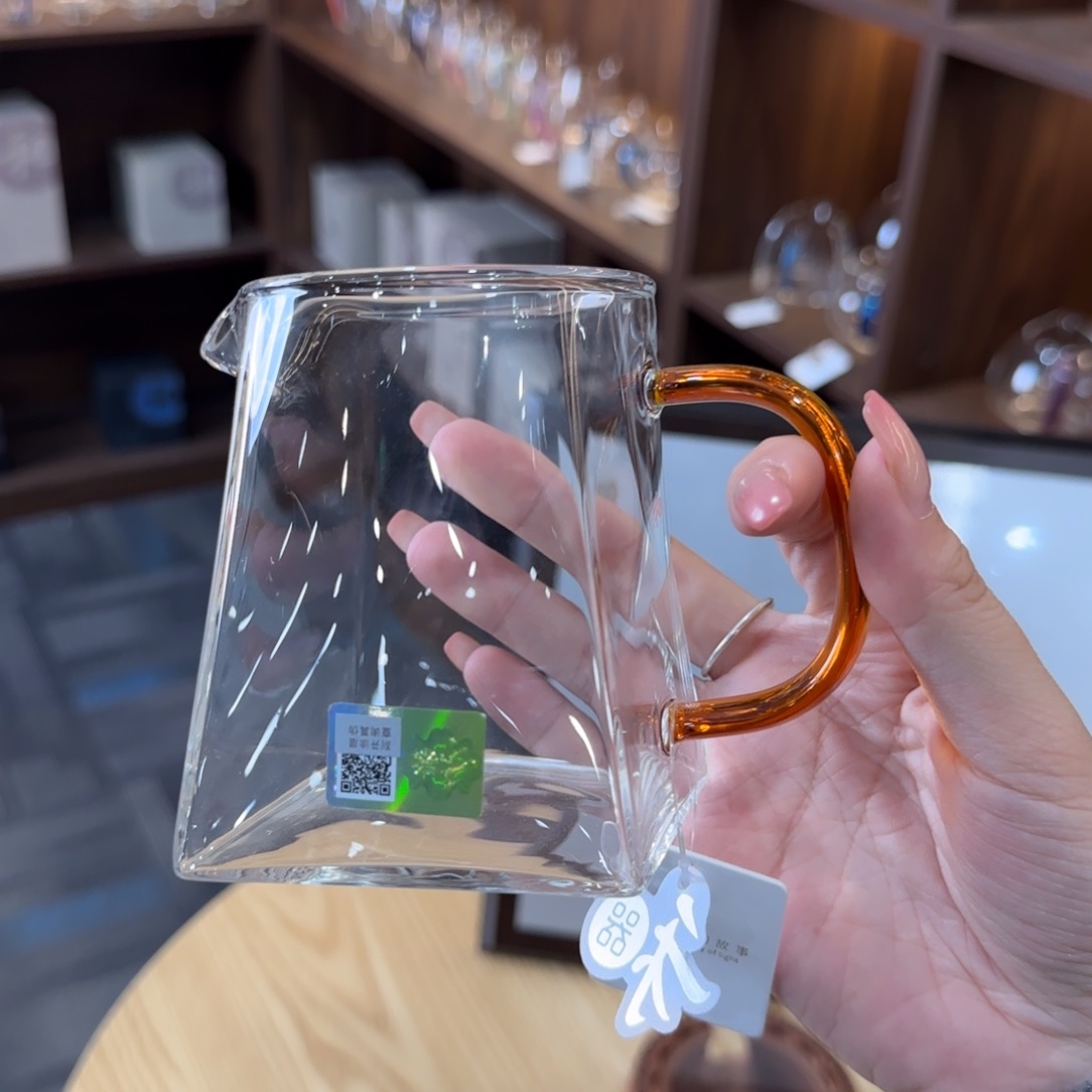 禾器瀚然琥珀色。。。。