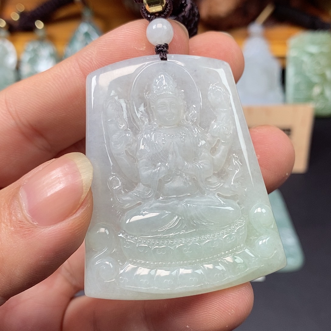 翡翠颈饰未镶嵌翡翠
