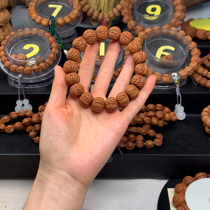 桃核吊坠1.6尺寸野生满天星