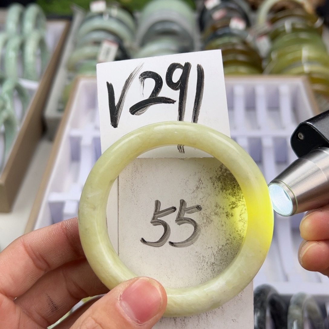 岫玉手镯未镶嵌天然岫玉微瑕