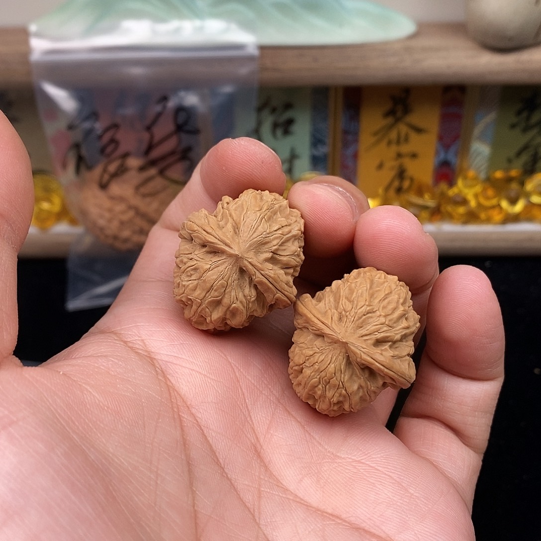 把件文玩核桃金鳞