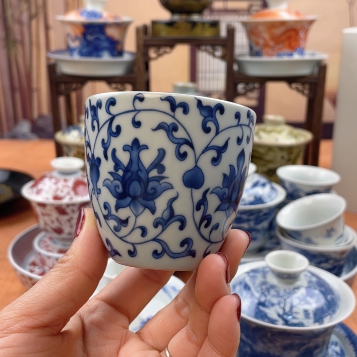 摆件陶青花缠枝莲主人杯