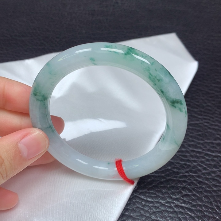 翡翠手镯（圆镯）未镶嵌