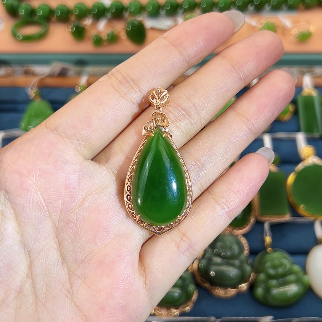和田玉（碧玉）18K金镶嵌吊坠(不含链)满绿水滴30mm 