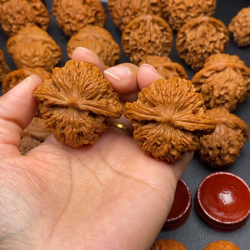 【闪购商品】文玩核桃把件44虎头