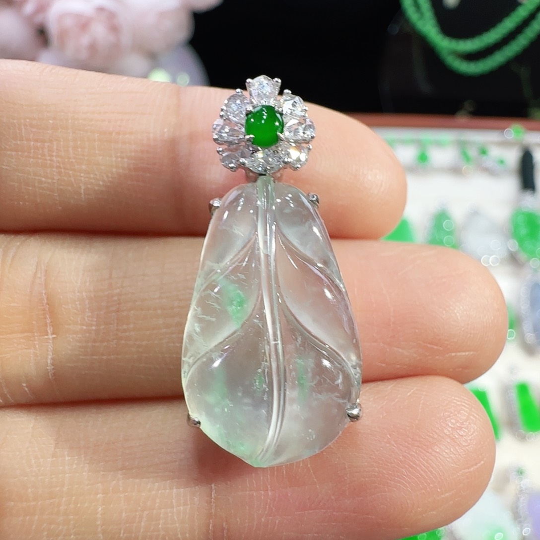 翡翠吊坠(不含链)18K金镶嵌